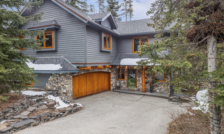 109 Silvertip Ridge