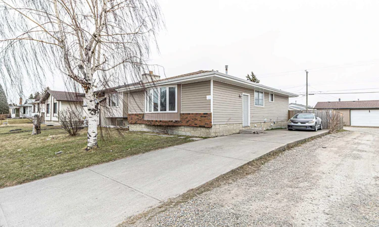 121 Margate Close NE