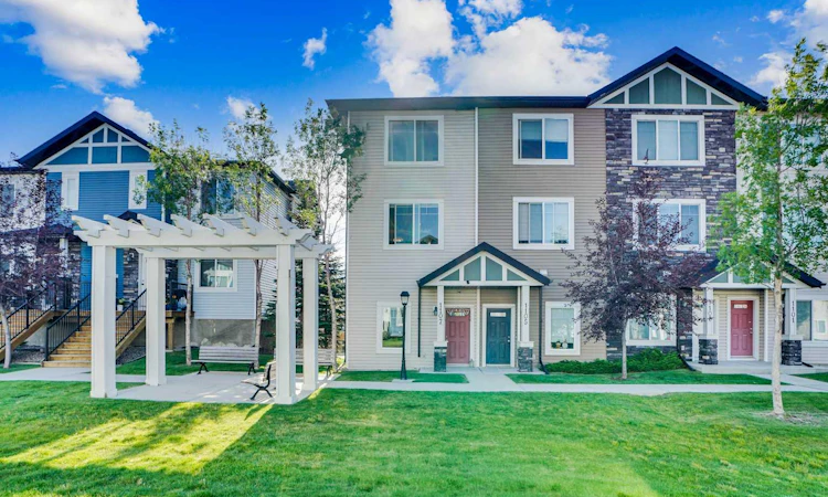 1107-333 Taralake Way NE