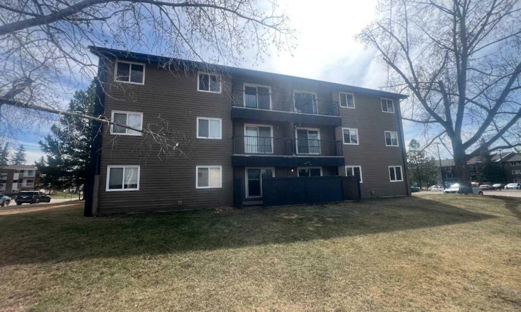 217A-5611 10 Avenue