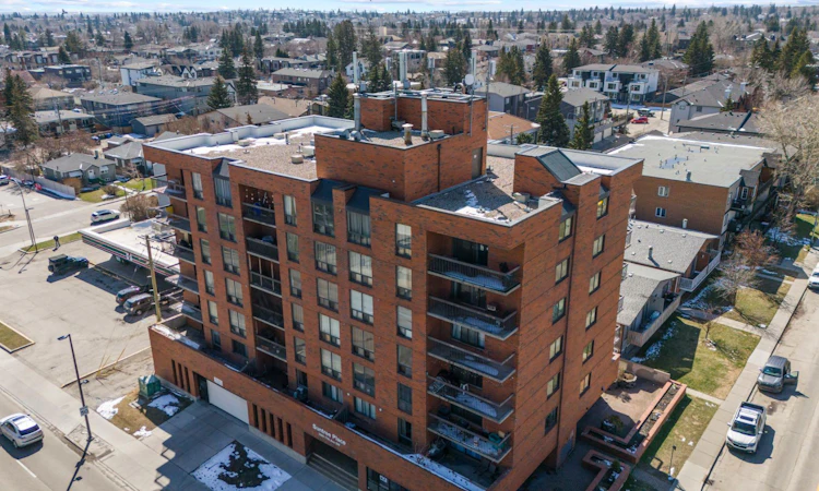 203-2909 17 Avenue SW