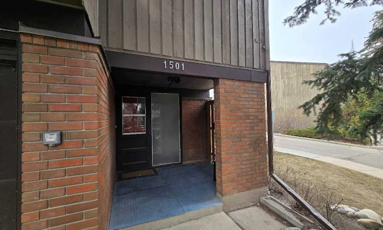 1501-9803 24 Street SW