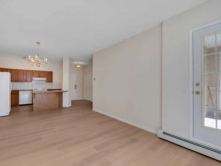 203-4835 Dalhousie Drive NW, Calgary, AB, T3A 5R7 - 4