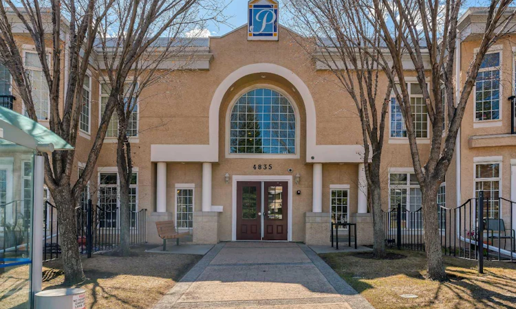 203-4835 Dalhousie Drive NW