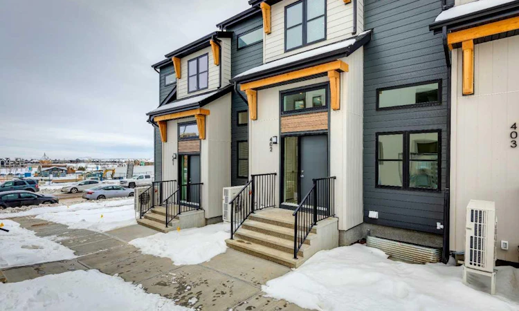 505-135 Mahogany Parade SE