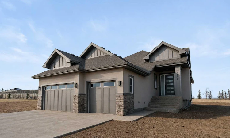 290 Muirfield Crescent