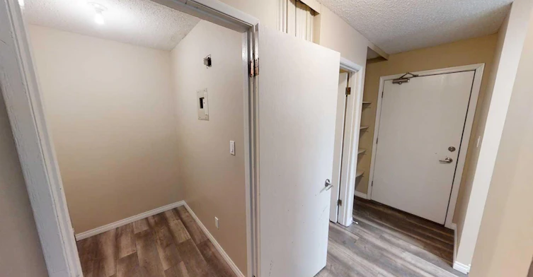 4-10028 105 Avenue, Grande Prairie, AB, T8V 1H1 - 6