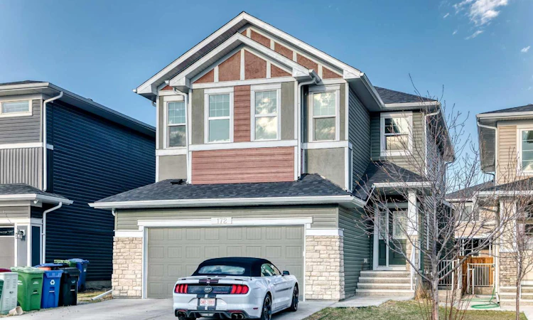 172 Redstone Park NE