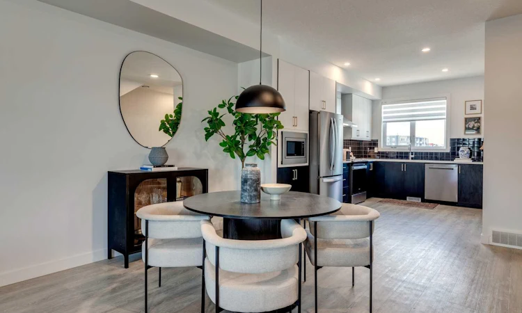 317-8235 8 Avenue SW