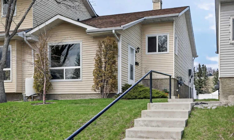 171 Deerfield Drive SE