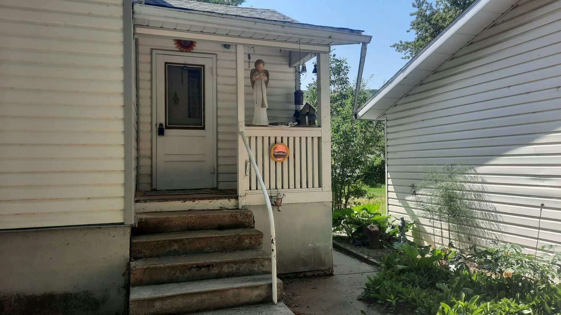 227 6 Street, Drumheller, AB, T0J 1B0
