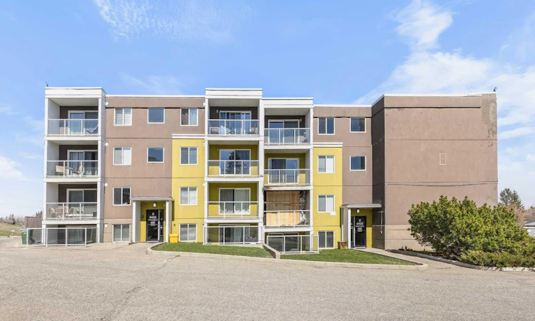 402-4455D Greenview Drive NE