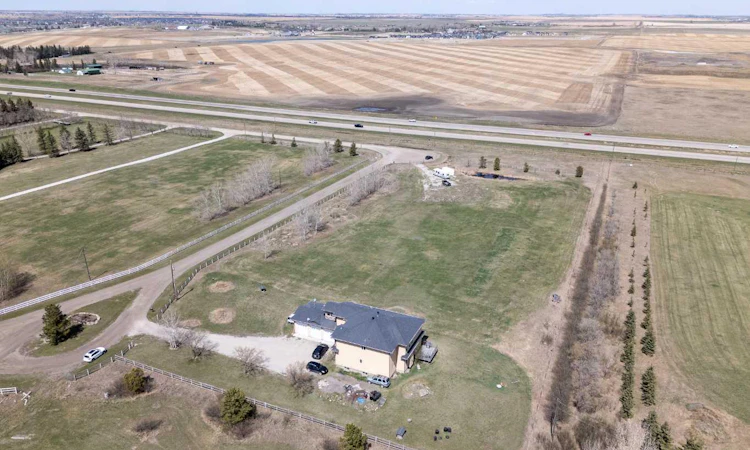 280135 Township Road 242 SE
