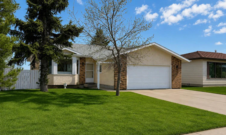 13 Assiniboine Drive