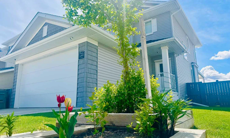 942 Miners Boulevard W