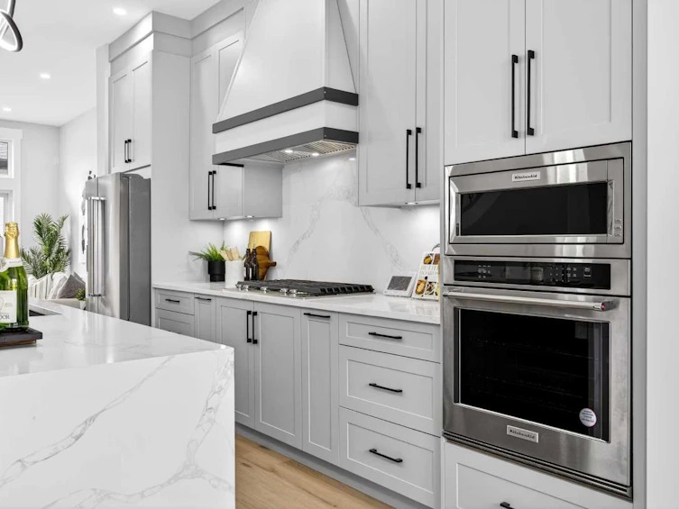 107 Hartford Road NW, Calgary, AB, T2K 2A7 - 14