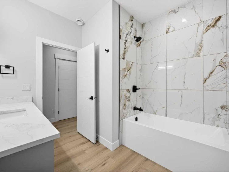 107 Hartford Road NW, Calgary, AB, T2K 2A7 - 43