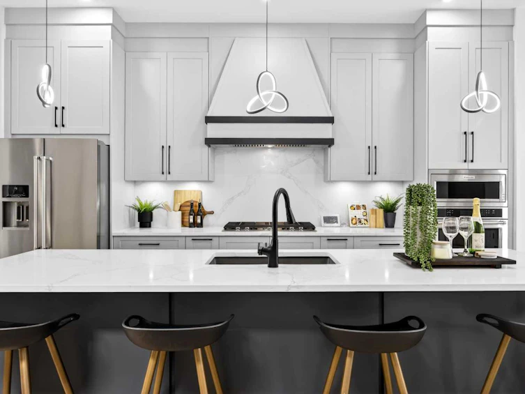 107 Hartford Road NW, Calgary, AB, T2K 2A7 - 7