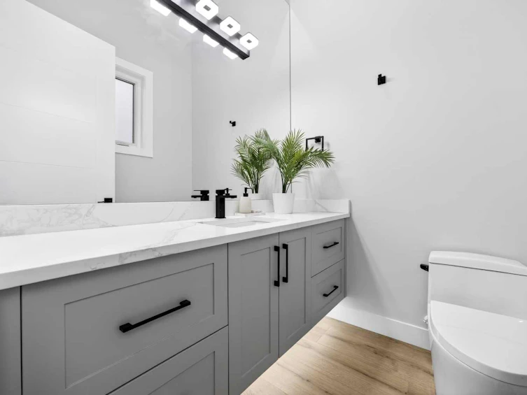 107 Hartford Road NW, Calgary, AB, T2K 2A7 - 22