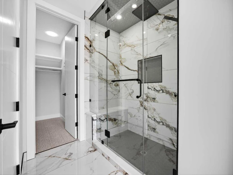 107 Hartford Road NW, Calgary, AB, T2K 2A7 - 30
