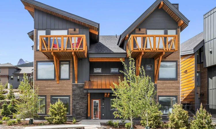 101K-209 Stewart Creek Rise