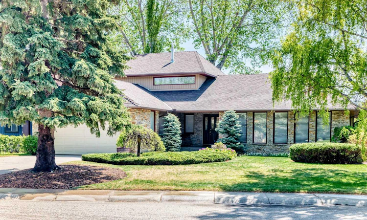 123 Varsity Estates Grove NW