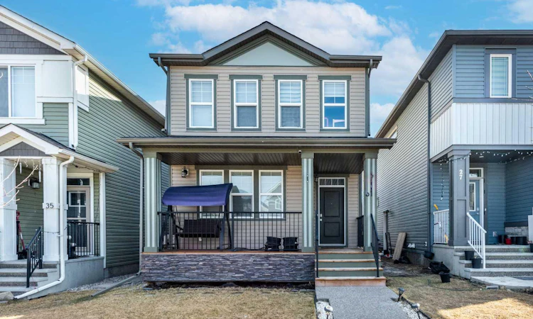 31 Cornerbrook Avenue NE
