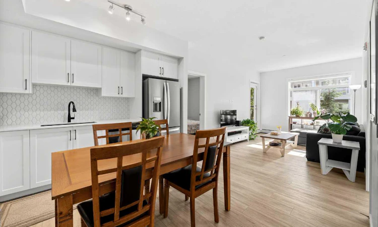 3111-3727 Sage Hill