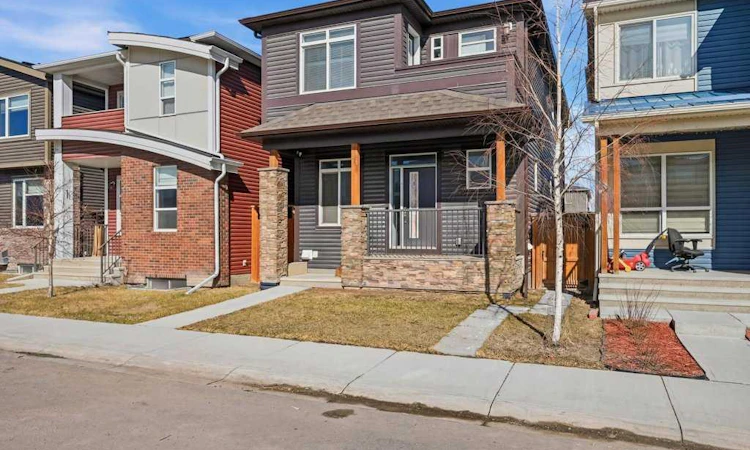 75 Howse Crescent NE