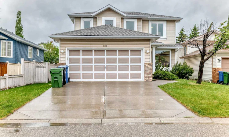 83 Hawkmount Green NW