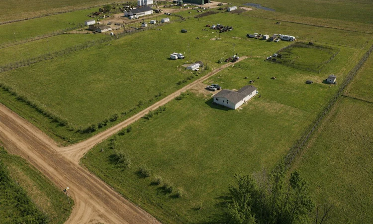 15137 Twp 1052