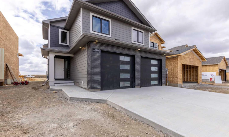 550 Malahat Green W