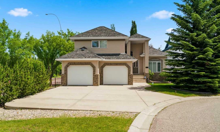 545 Rocky Ridge Bay NW