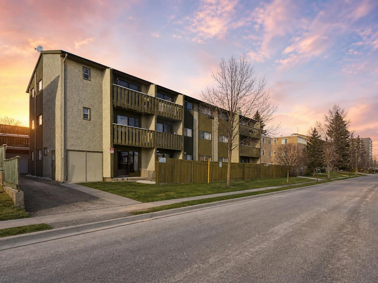 10-3911 1 Street NE, Calgary, AB, T2E 3E2