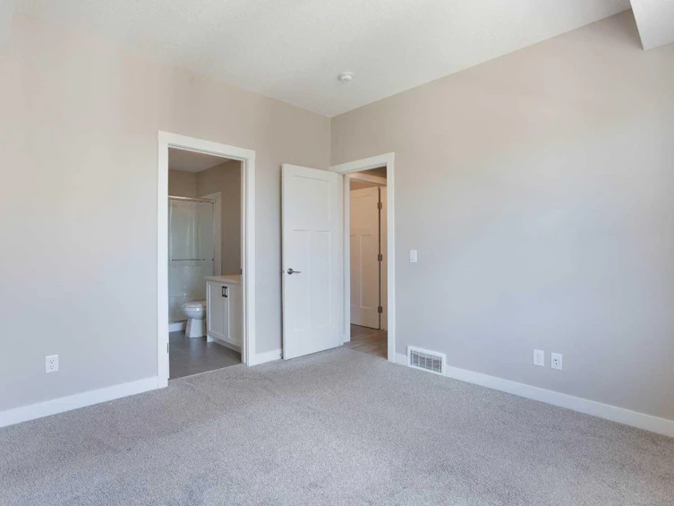 607 Cranbrook Walk SE, Calgary, AB, T3M 2V5 - 12