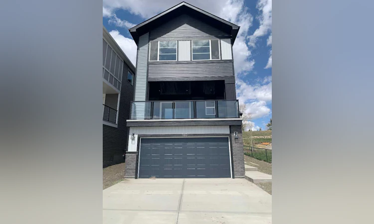 160 Crimson Ridge Place NW