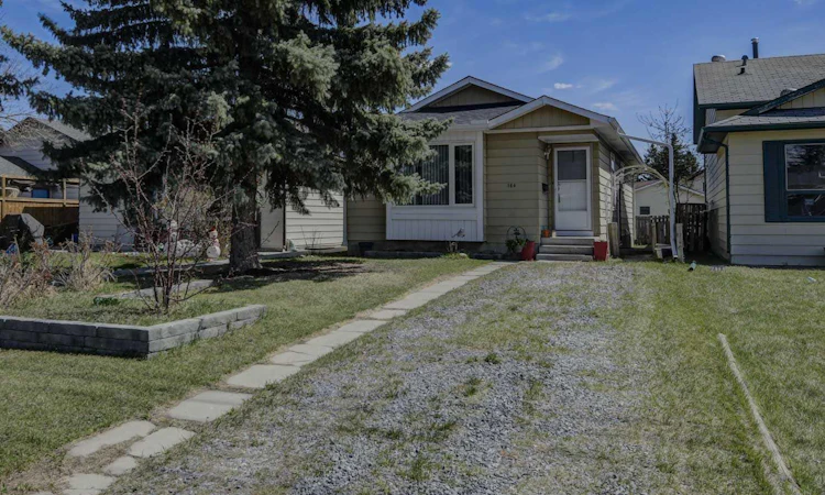 184 Erin Croft Crescent SE