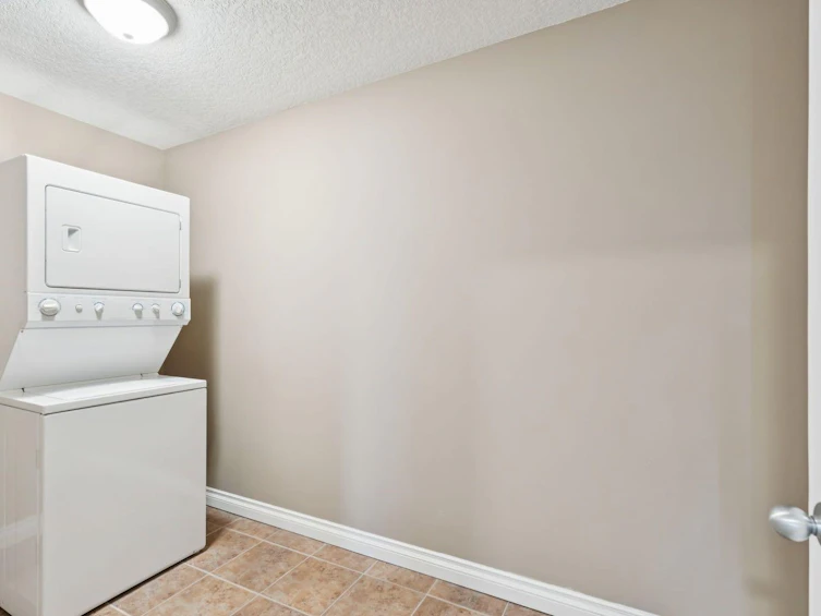 108-990 Centre Avenue NE, Calgary, AB, T2E 2M9 - 33