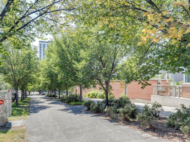 108-990 Centre Avenue NE, Calgary, AB, T2E 2M9 - 3