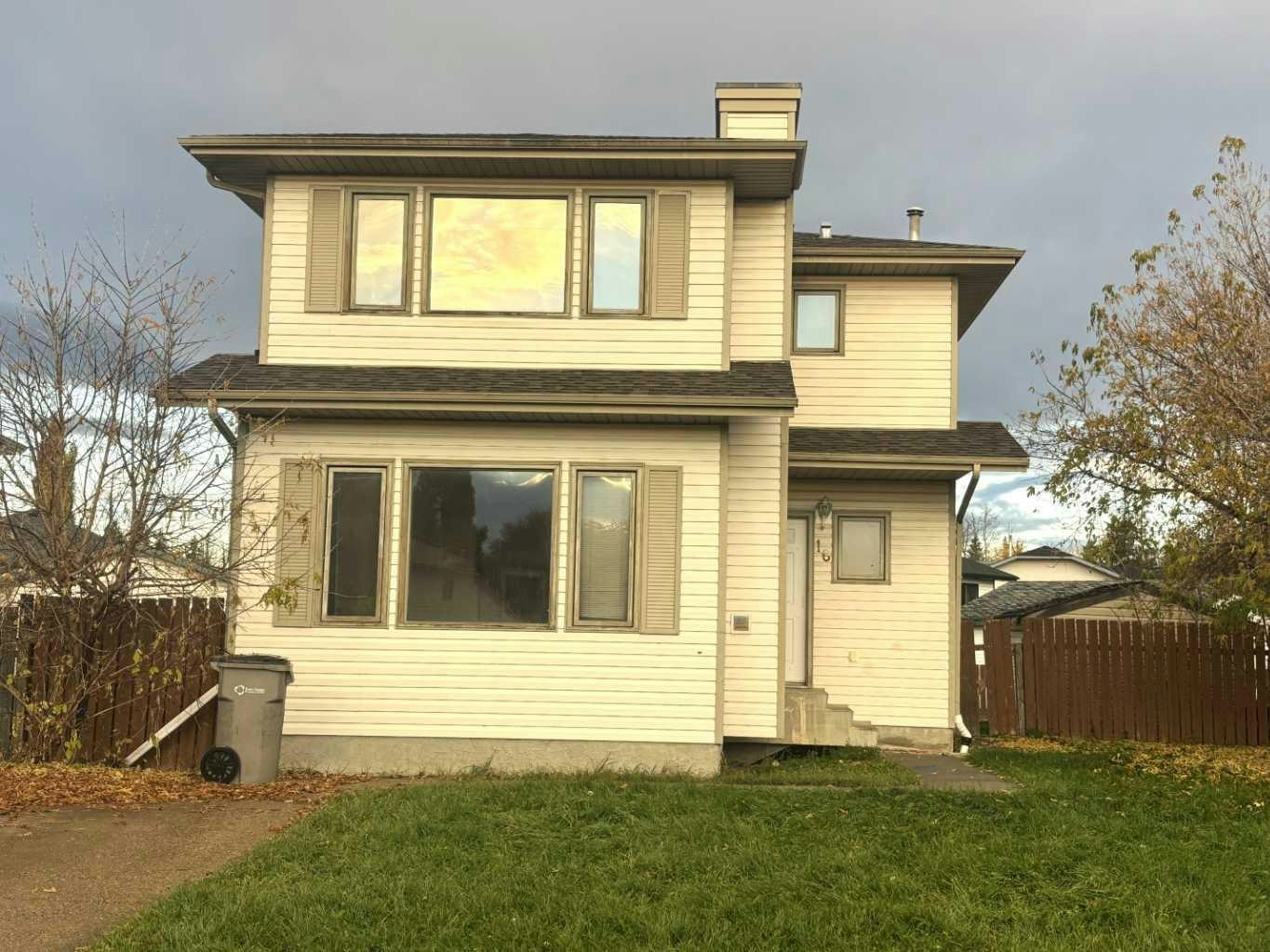 16 Wood Drive, Whitecourt, AB, T7S 1R1