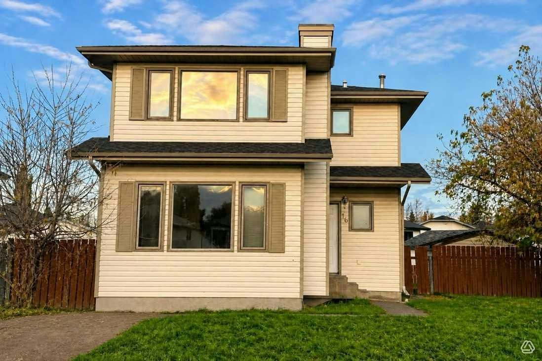 16 Wood Drive, Whitecourt, AB, T7S 1R1
