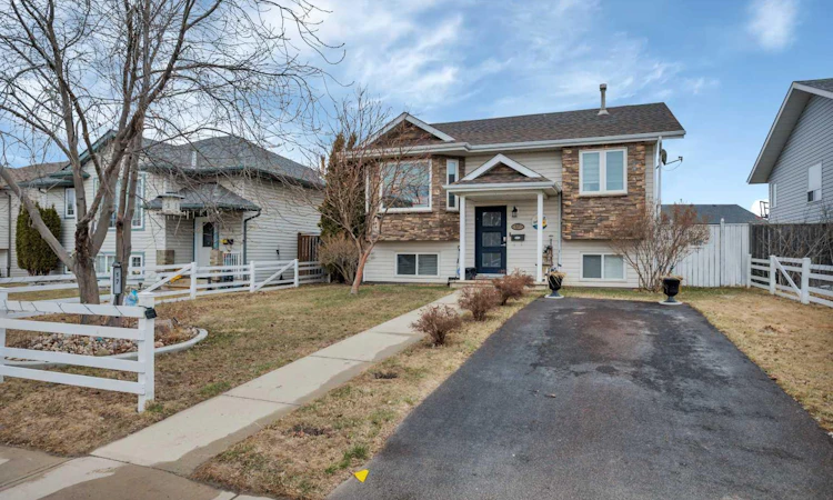 17 Keast Way