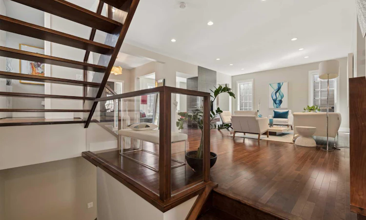 51 Hong Kong Road SW