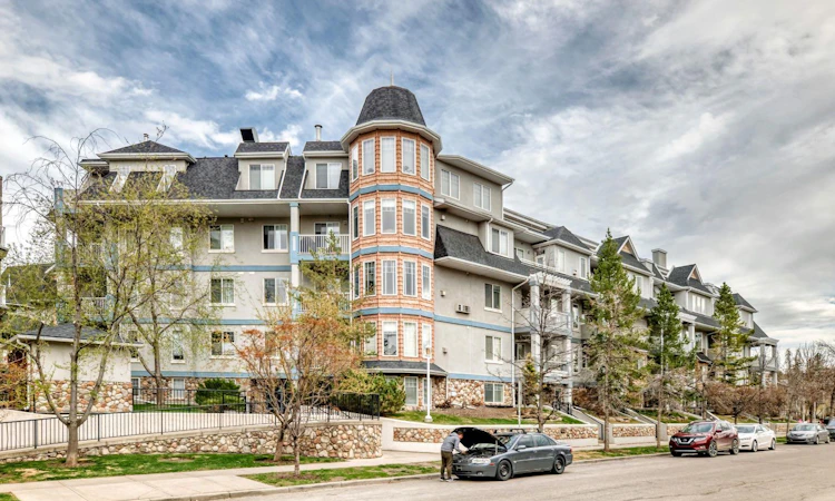 101-2422 Erlton Street SW