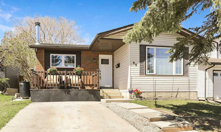99 Beddington Crescent NE