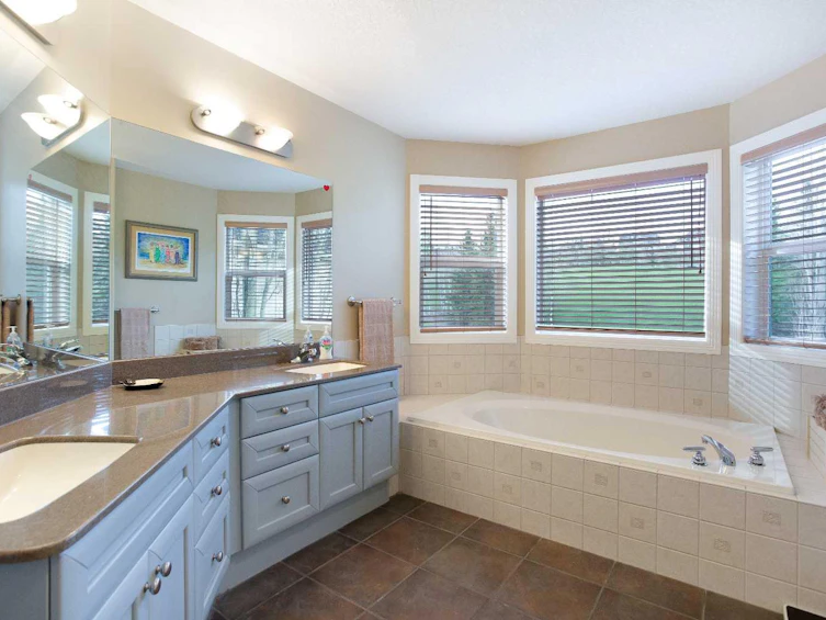 30 Discovery Ridge Gardens SW, Calgary, AB, T3H 5L6 - 21