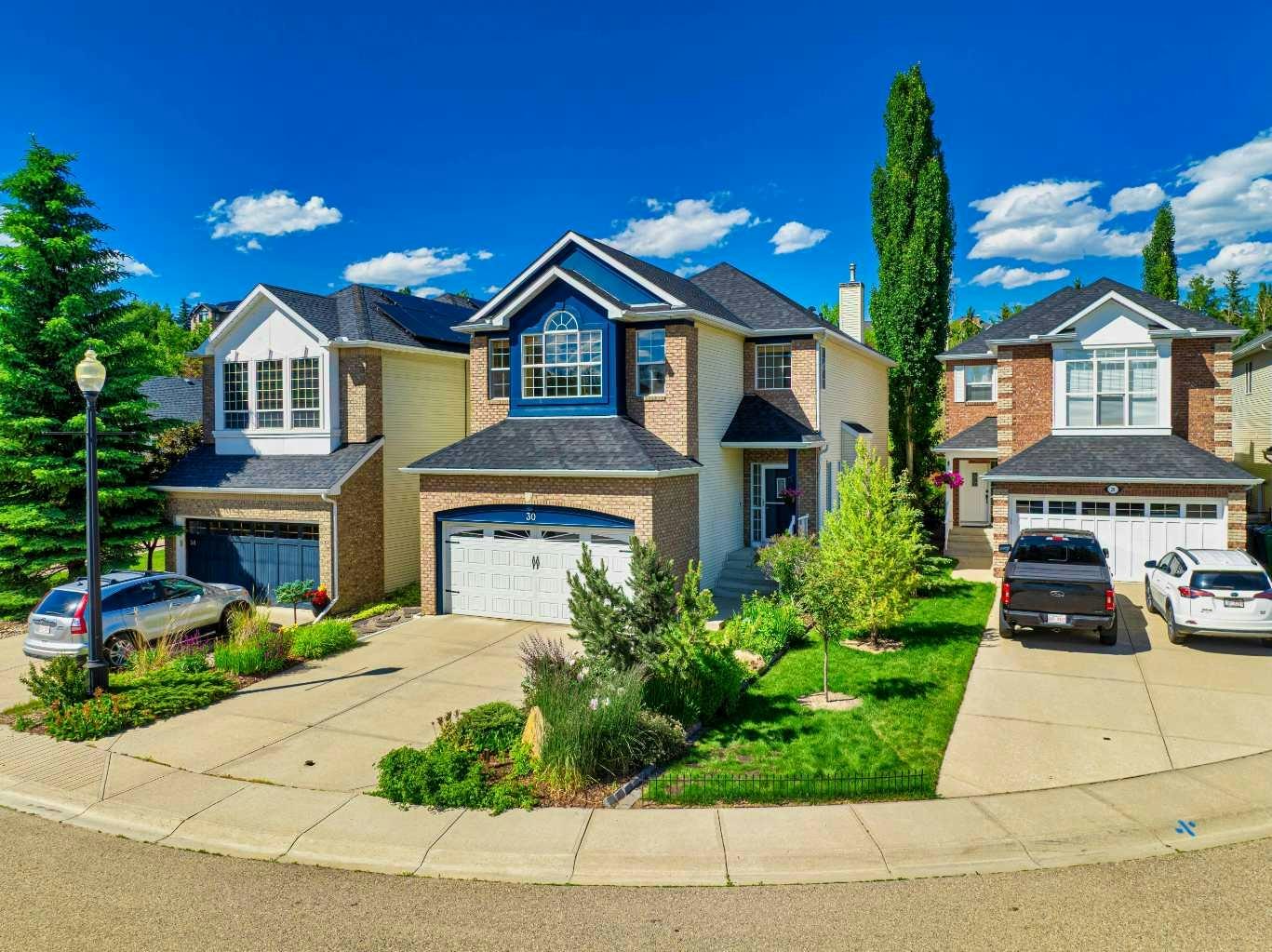 30 Discovery Ridge Gardens SW - 3