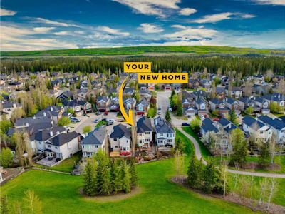 30 Discovery Ridge Gardens SW - 2