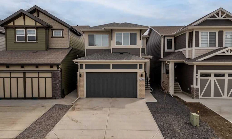 338 Magnolia Way SE