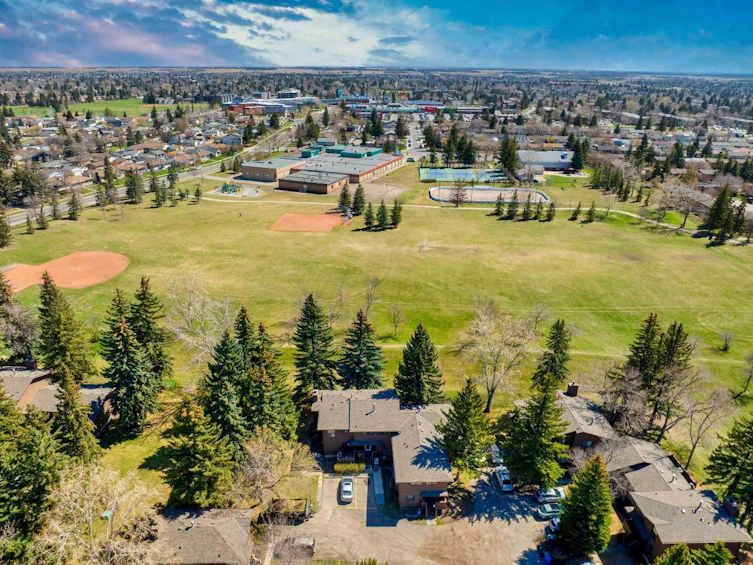 44-336 Rundlehill Drive NE, Calgary, AB, T1Y 2Y2 - 6